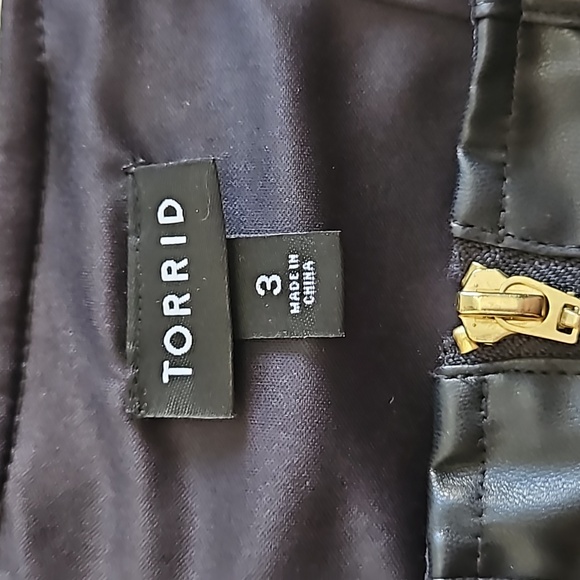 Torrid Faux Leather Corset Bustier Zip-Up Top - Picture 7 of 9